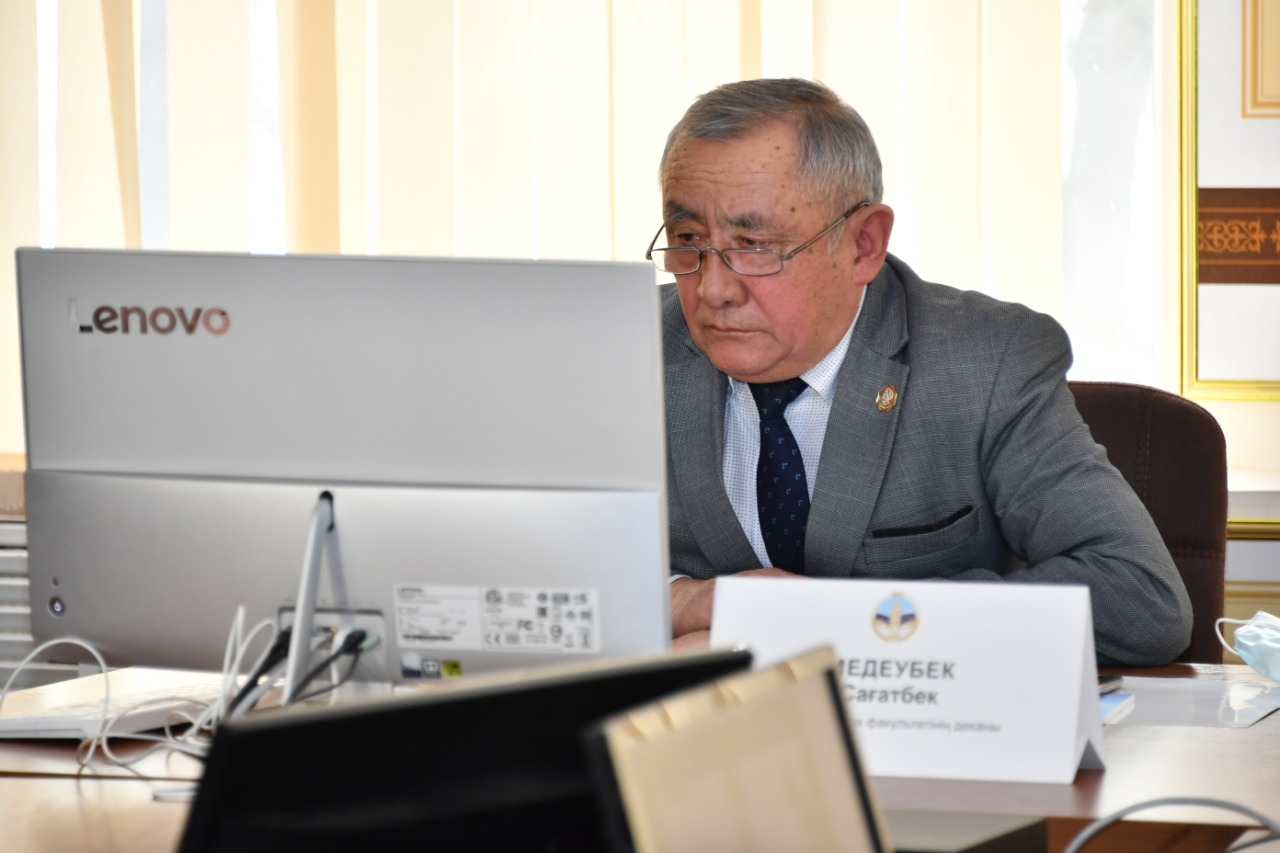 ساپار بايجانوۆتىڭ تۋعانىنا 90 جىل تولۋىنا وراي كونفەرەنتسيا ءوتتى