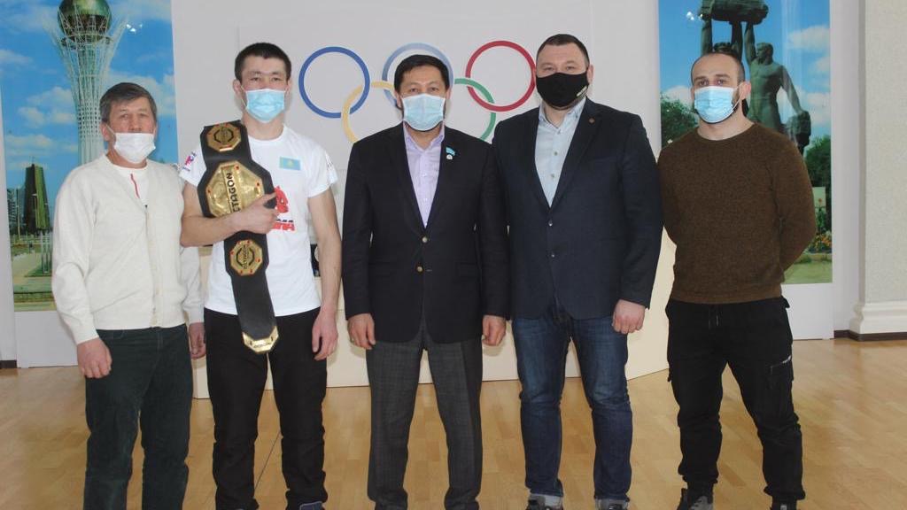 قاراعاندىدا جەكپە-جەك ونەرىنىڭ شەبەرلەرىنە قۇرمەت كورسەتىلدى