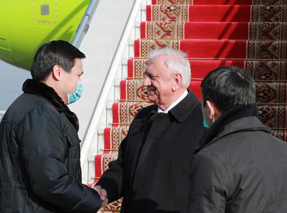 ەەك دەلەگاتسياسى الماتىعا كەلدى