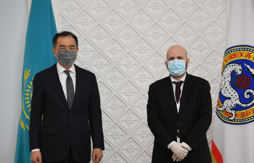 ب.ساعىنتاەۆ Digital Almaty فورۋمى قاتىسۋشىلارمەن كەزدەستى