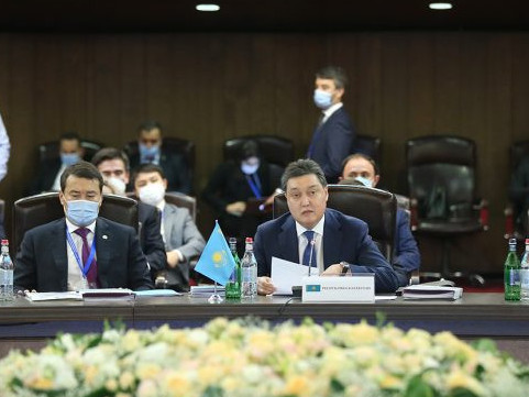 اسقار مامين قازاقستاننىڭ ەاەو-داعى توراعالىعىنىڭ باسىم باعىتتارىن اتادى