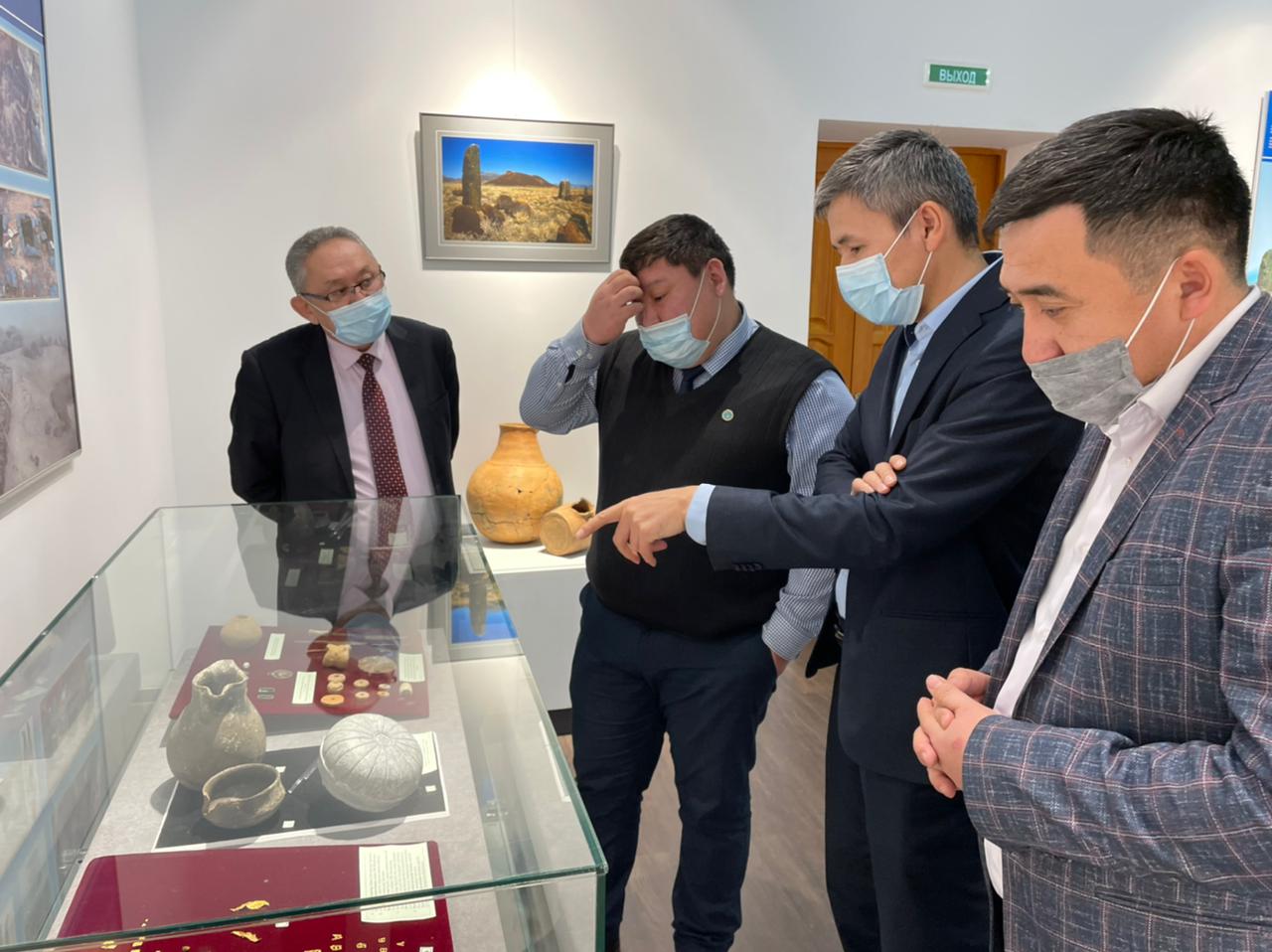 الماتى ماڭىنان تابىلعان ارحەولوگيالىق ارتەفاكتىلەر تۇرعىندار نازارىنا ۇسىنىلدى