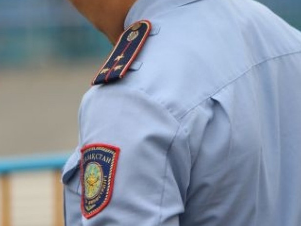 اتىراۋدا پوليتسيا دەپارتامەنتىنىڭ ەكى قىزمەتكەرى ۇستالدى