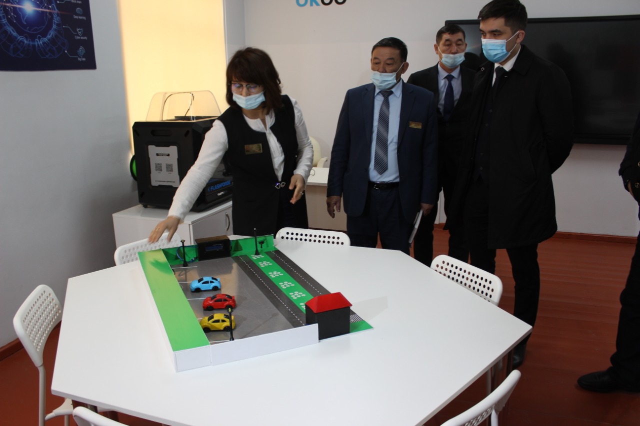 تۇركىستان وبلىسىندا وتباسى ۇلگىسىندەگى بالالار اۋىلىنىڭ احۋالى تالقىلاندى