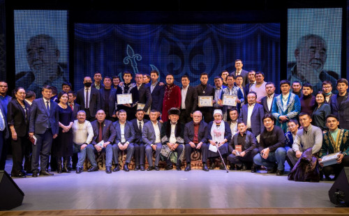 توپتان وزدى توعىز اقىن