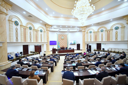 زاڭ قابىلداۋدا حالىق ءۇنى ەسكەرىلەدى