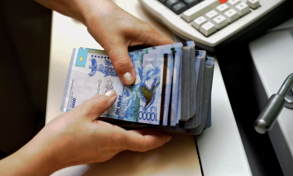 قازاقستاندىقتار قانداي جاعدايلاردا كوپ نەسيە الادى؟