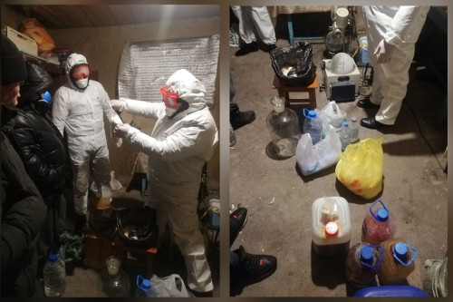 سينتەتيكالىق ەسىرتكىلەردى اۋىلدا دايىنداعان توپ قۇرىقتالدى