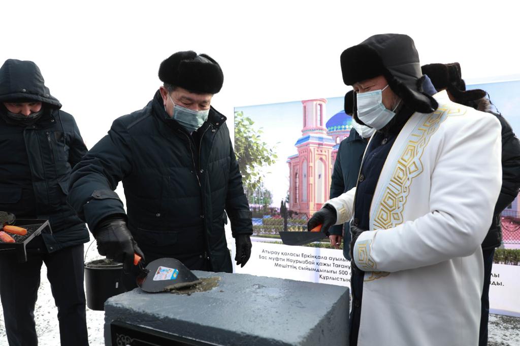 اتىراۋدا 500 ورىندىق مەشىتتىڭ ىرگەتاسى قالاندى