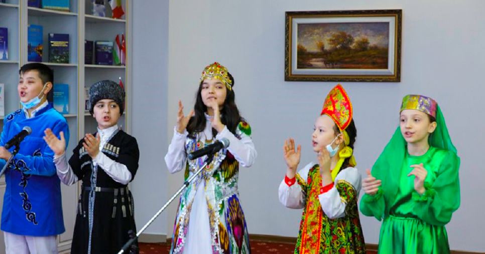 شىعارماشىل بالالاردى  قولدايدى