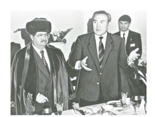 باۋىرلاس ەلمەن ىنتىماقتاستىقتىڭ بەرىك نەگىزى ەكى مەملەكەت باسشىلارىنىڭ العاشقى رەسمي ساپارلارىندا قالاندى