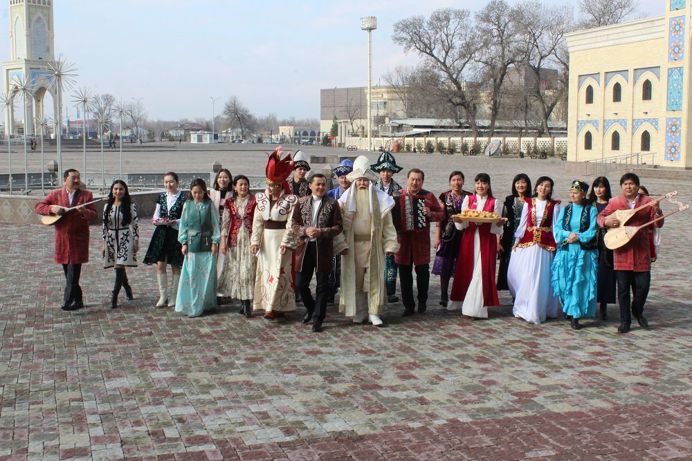 بىرلىك پەن تاتۋلىق مەيرامى