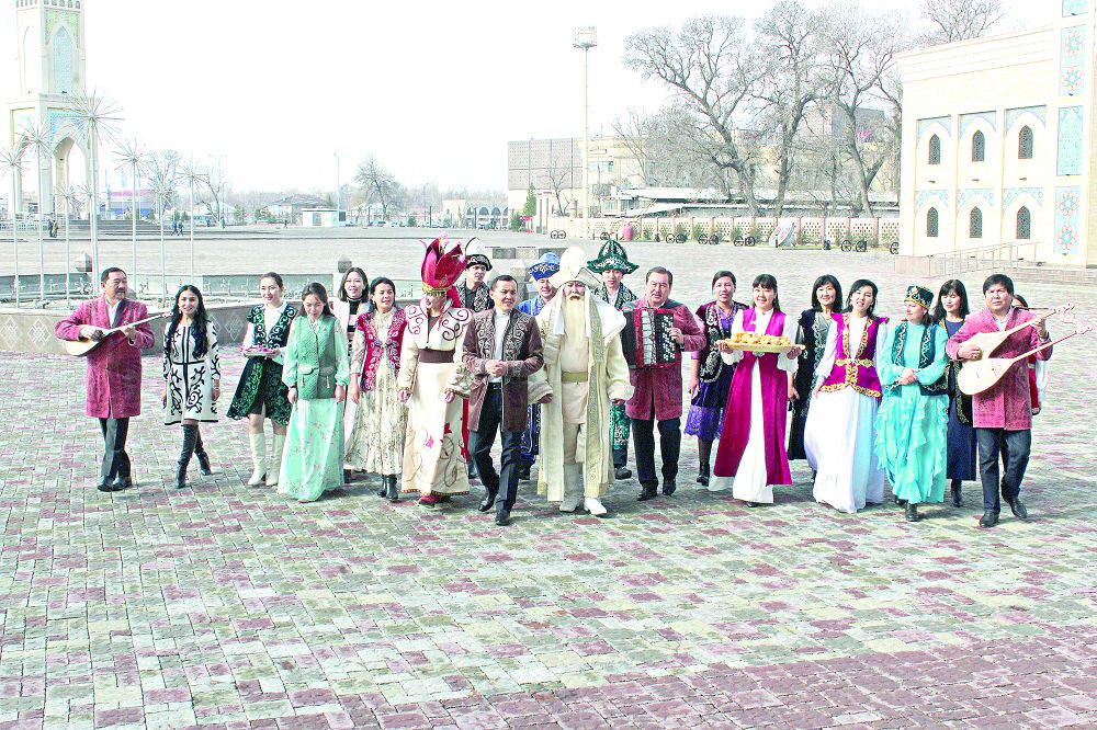 تورگە شىق,  ۇلىس كۇنى!