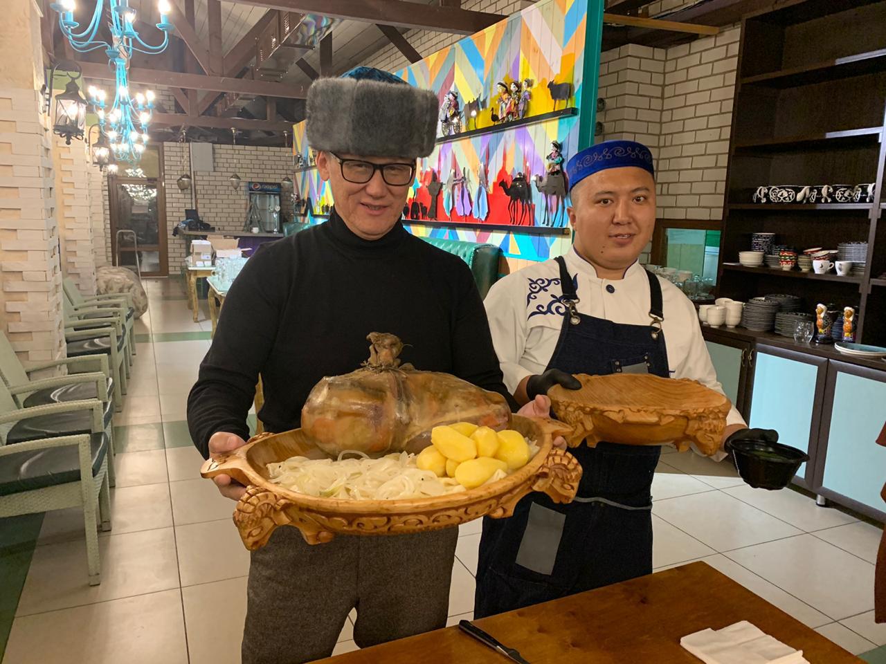 ۇلتتىق تاعامدى  ۇلىقتاپ ءجۇر