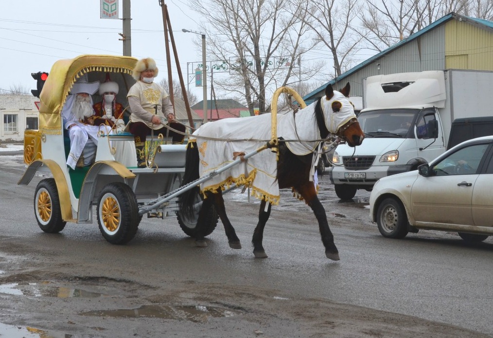 جارمالىقتار ءاز-ناۋرىزدى ەرەكشە تويلادى