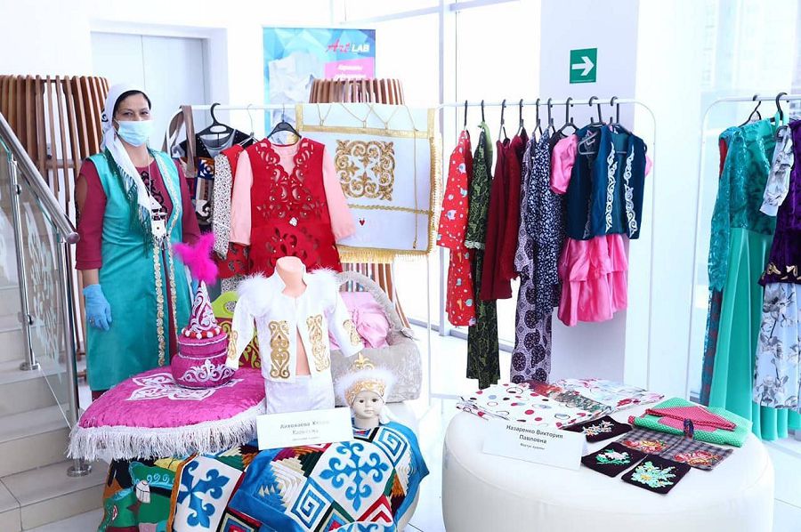 تىگىن ماشيناسىن الىپ, تابىس تابۋعا كىرىستى