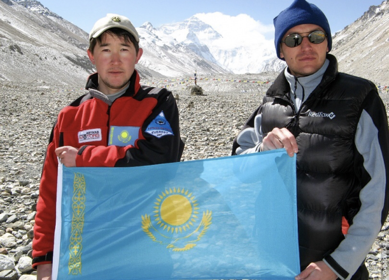 كوك بايراعىمىز – ەڭ بيىك شىڭداردا