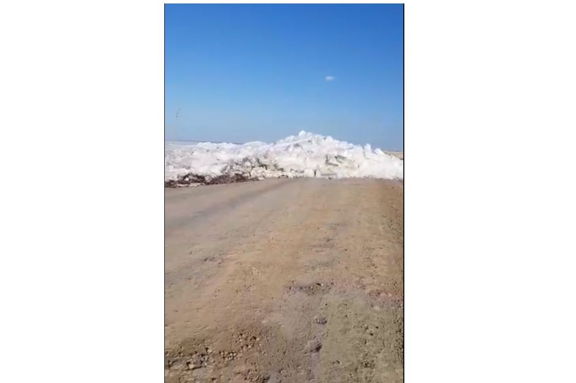 جول ۇستىندەگى مۇزتاۋ