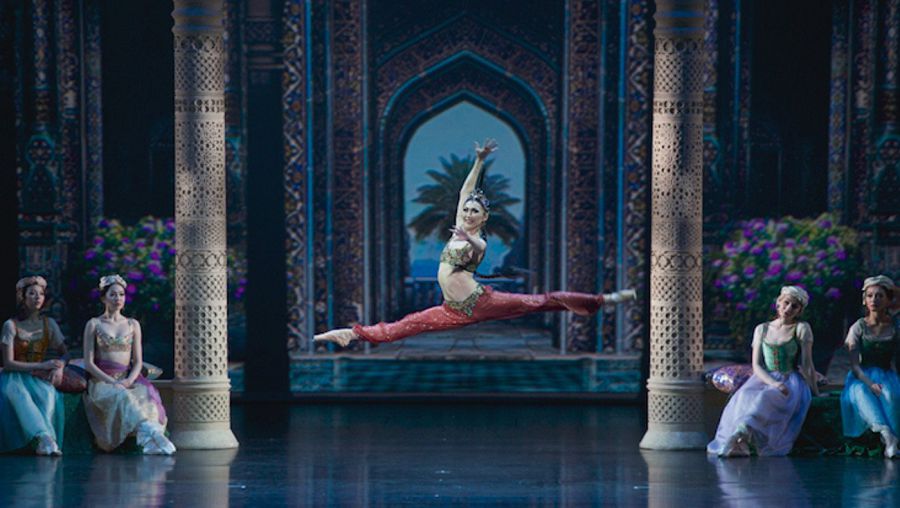 باس شاھارداعى بالەت شەرۋى