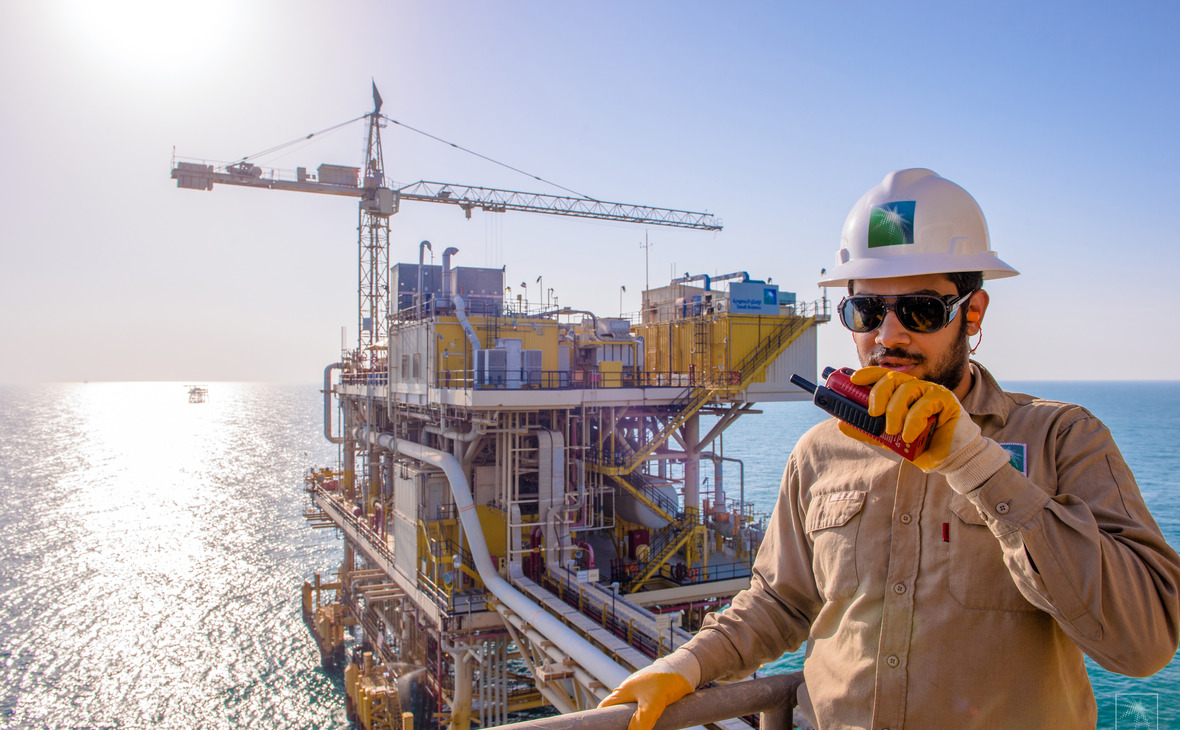 پارسى شىعاناعىنداعى مۇناي ماسەلەسى