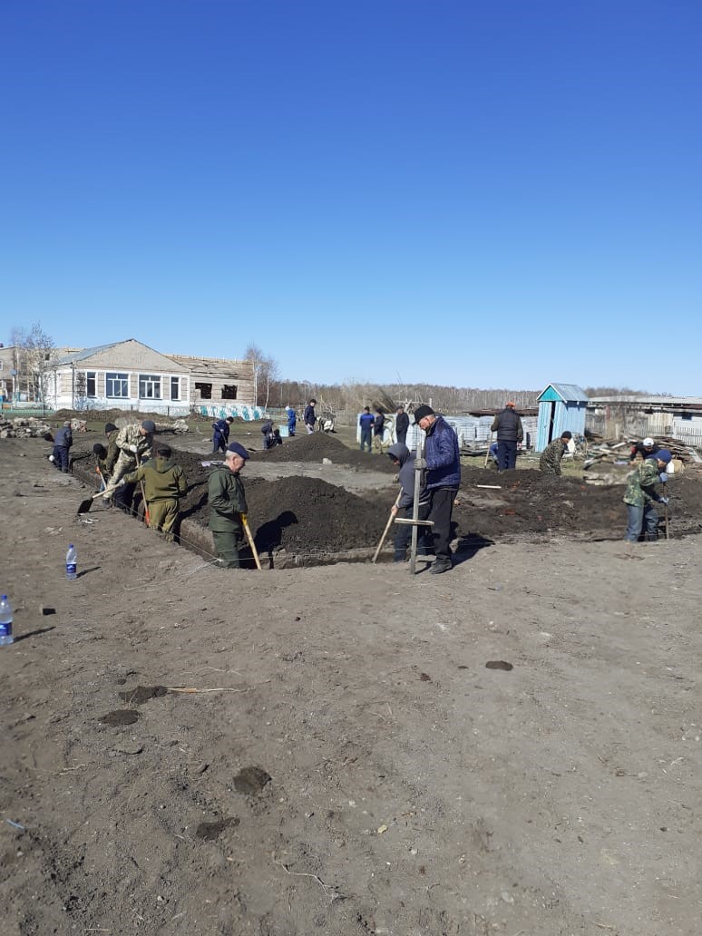 جۇرتتىڭ ءبارى جۇمىستا