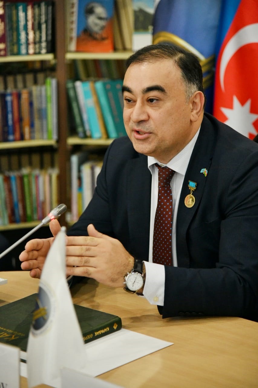 ازەربايجان ەلشىسى: ءبىز – ءبىر اتانىڭ بالالارىمىز