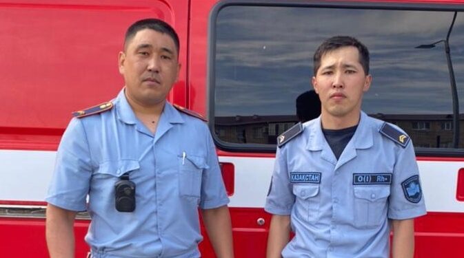 اتىراۋدا كىشى سەرجانتتار بالالاردى ورتتەن قۇتقاردى