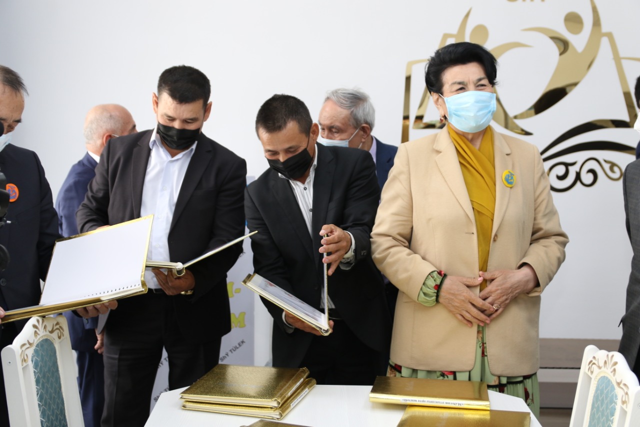 شۋ اۋدانىنىڭ تۇلەكتەرى اۋىلعا قولداۋ كورسەتتى