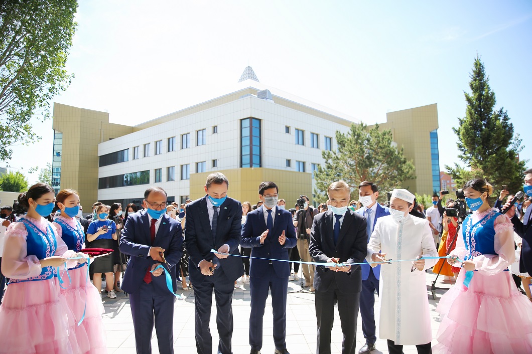 جاڭا بەلەس: ەۋرازيا ۇلتتىق ۋنيۆەرسيتەتىنە – 25 جىل