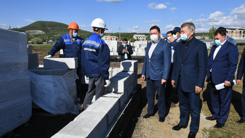 الەۋمەتتىك نىساندار  قۇرىلىسىمەن تانىستى