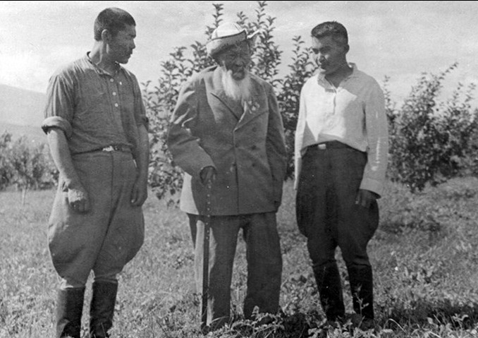 جىر الىبىنىڭ ادەبي حاتشىسى