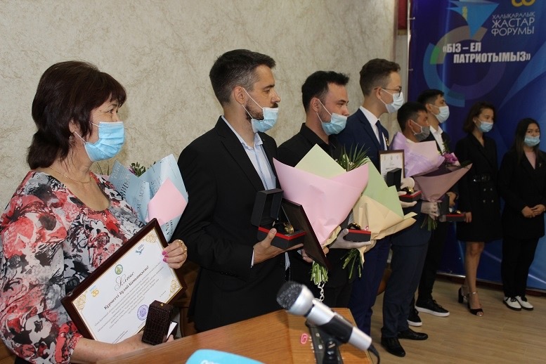 «تاۋەلسىزدىك تۇلعالارى» پاتريوتتىق فورۋمىنىڭ جەڭىمپازدارى ماراپاتتالدى