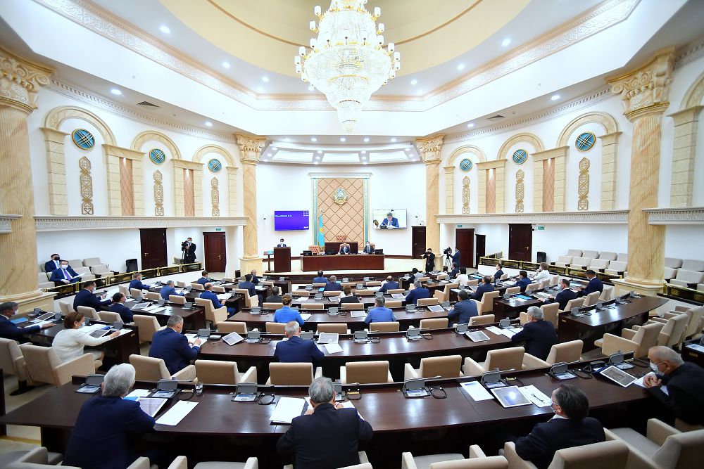 سەناتورلار دايىنداعان زاڭ جوباسى مۇقتاج جاندارعا قولداۋدى كۇشەيتەدى