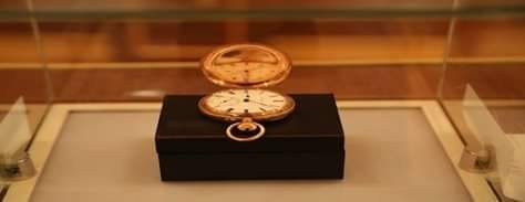 اقىننىڭ التىن ساعاتى