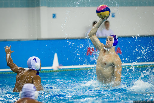 تبيليسيدە سۋ دوبىنان جارىس وتۋدە