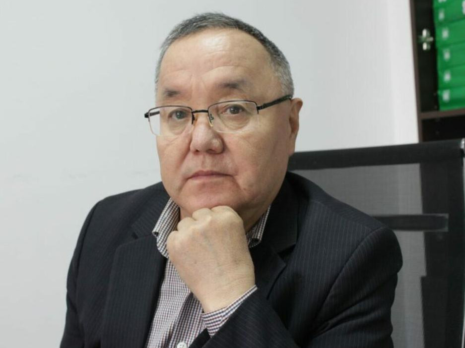 سانالى عۇمىرىن گازەتكە ارناعان