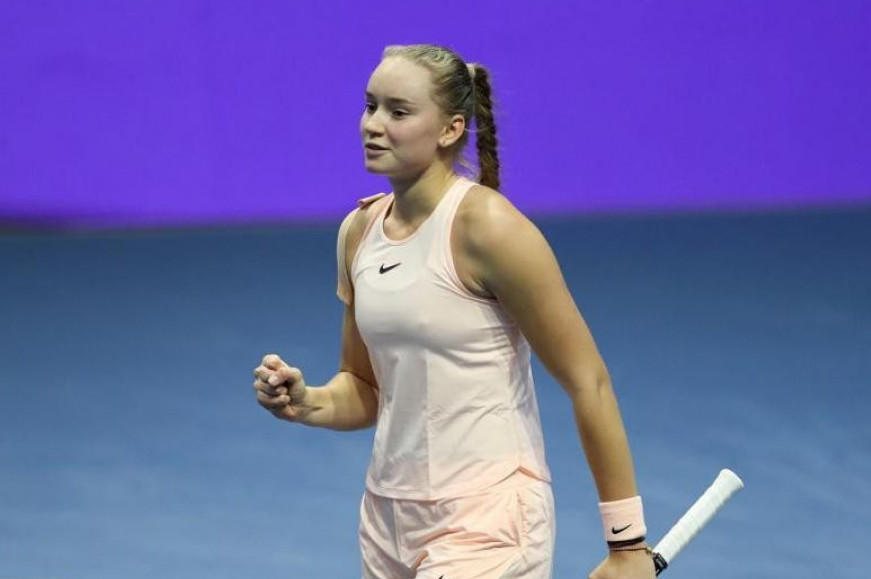 ەلەنا رىباكينا ءۇشىنشى كەزەڭگە شىقتى