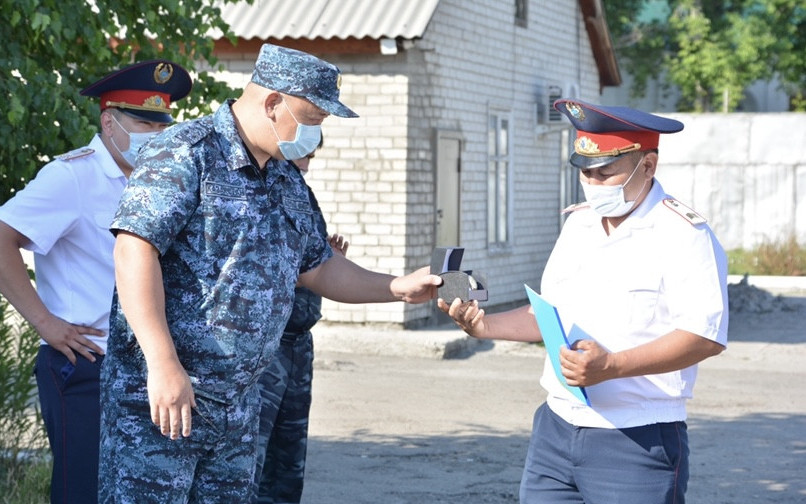 شقو-دا ەڭبەگى سىڭگەن قىزمەتكەرلەرگە قۇرمەت كورسەتىلدى