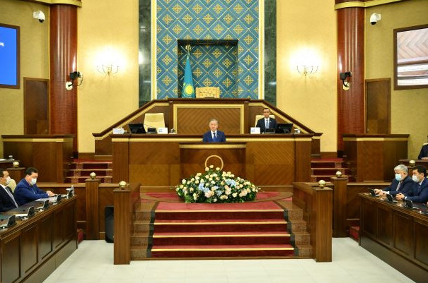 جاڭارعان ءماجىلىستىڭ جۇمىسى ناتيجەلى. جەتىنشى شاقىرىلىمداعى پارلامەنتتىڭ ءبىرىنشى سەسسياسى اياقتالدى