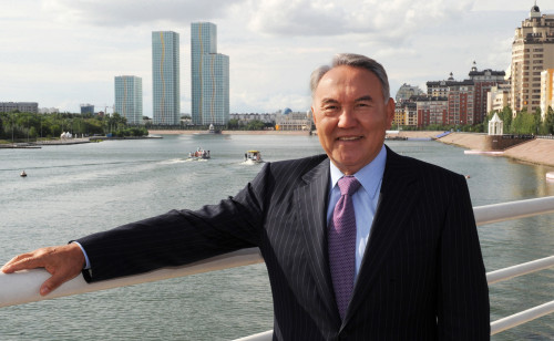 ەگەمەندىك پەن ەلباسى – ەگىز ۇعىم