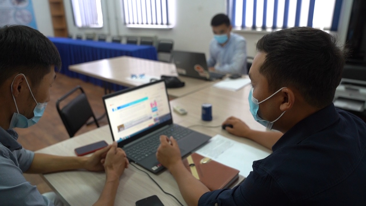 اتىراۋدا اۋىل اكىمىنىڭ سايلاۋىن 150 بايقاۋشى باقىلايدى