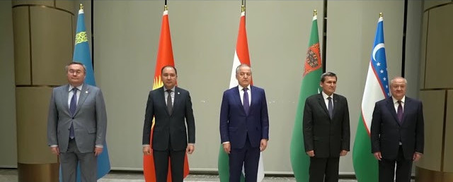 سىرتقى ىستەر مينيسترلەرىنىڭ بەيرەسمي كەزدەسۋى