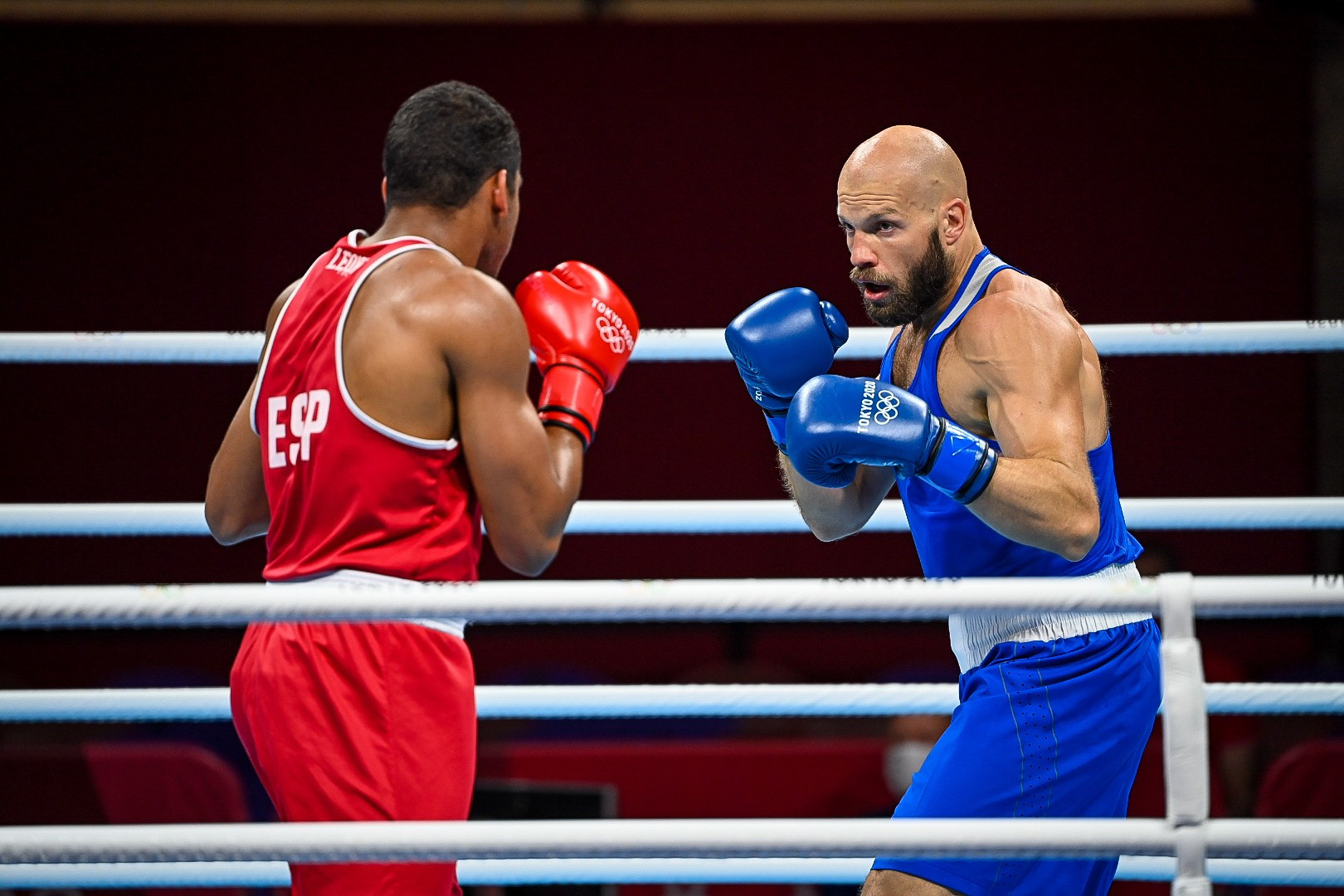 يسپاندىق بوكسشى قازاقستاندىق ۆاسيلي لەۆيتتى نوكاۋتقا جىبەردى