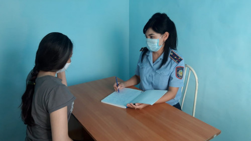 جازاسىن وتەپ جۇرگەن جاس قىزدار كوپ