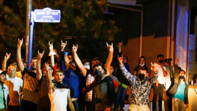 تۇركيادا بوسقىنداردى قابىلداۋعا قارسى جۇرت ب ۇلىك شىعاردى