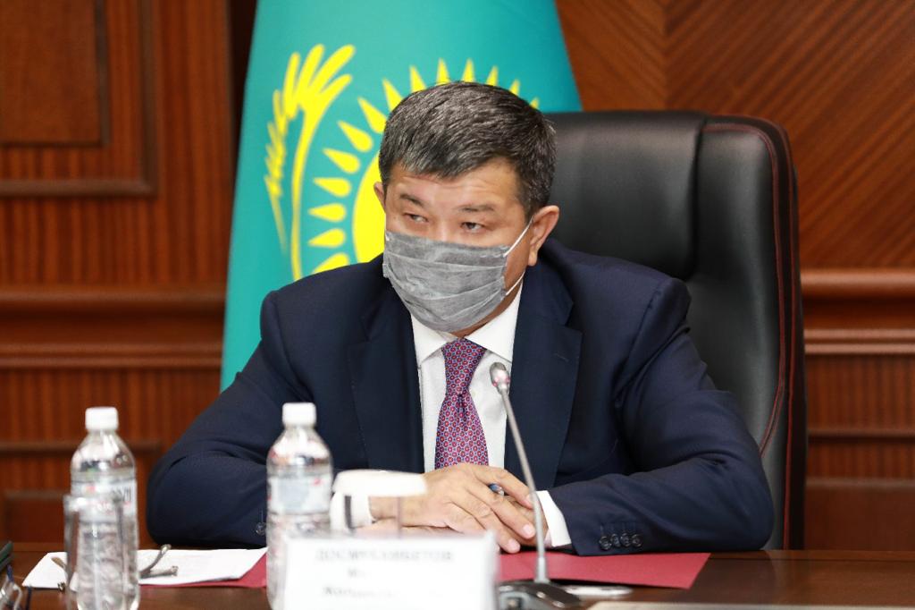 «كورسەتكىش ءالى دە تومەن». اتىراۋ وبلىسىنىڭ اكىمى تۇرعىندارعا ۇندەۋ جاسادى