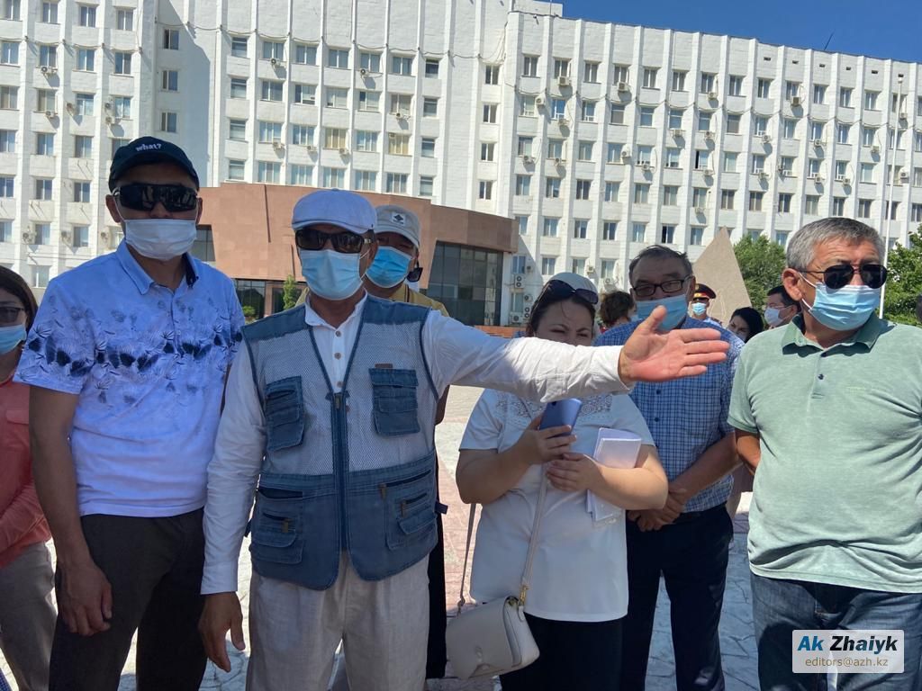 اتىراۋدا جالاقىسىن الا الماعاندار نارازىلىققا شىقتى