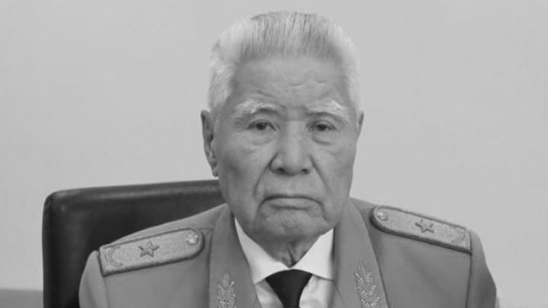 سابەت جاقىپبەكوۆ دۇنيەدەن ءوتتى