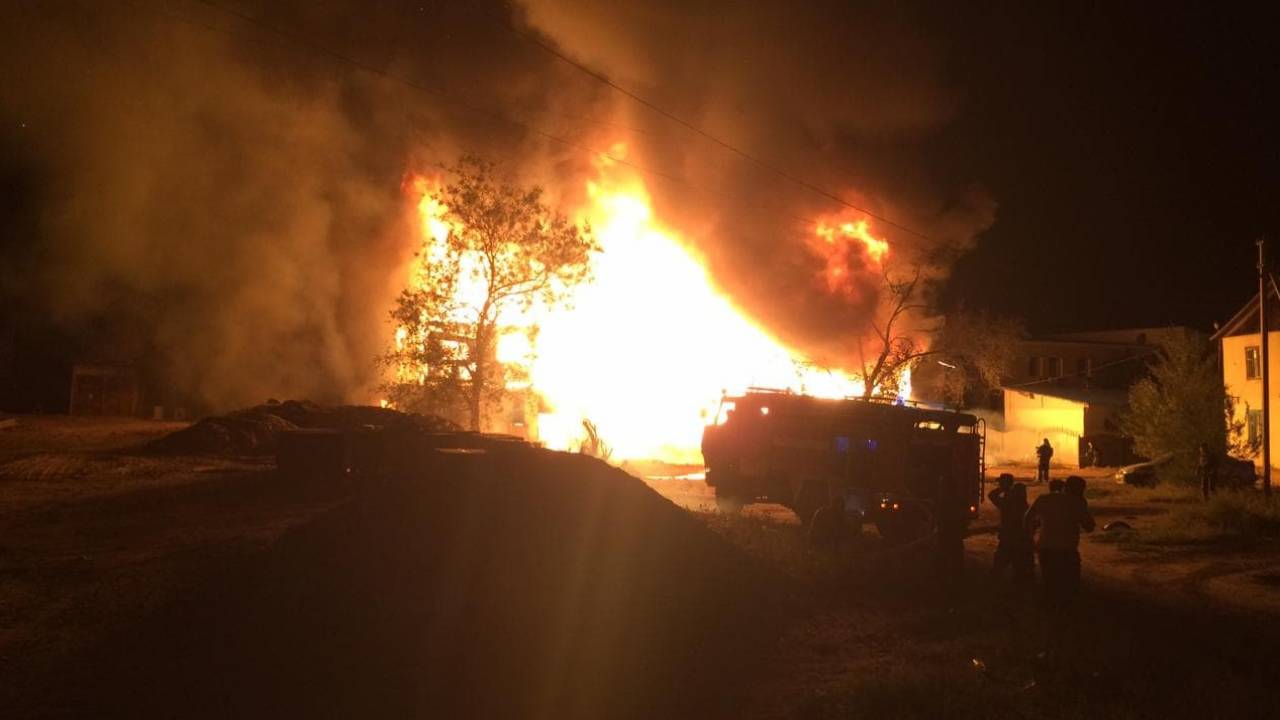 قاپشاعايدا قاراۋسىز قالعان ءۇي ورتەنىپ كەتتى