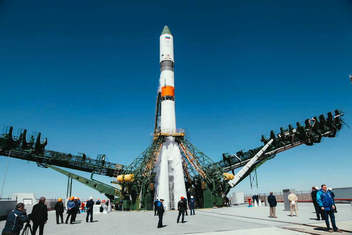 ماسك, برانسون جانە بەزوس بايقوڭىر عارىش ايلاعىنا شاقىرىلادى